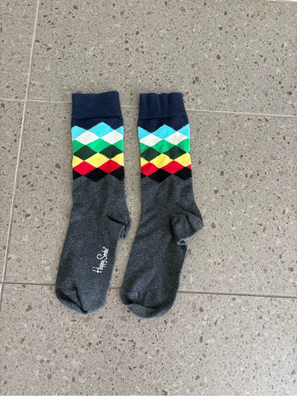 Happy Socks Men’s Crew Socks in Gray with Navy and Multicolor Argyle
